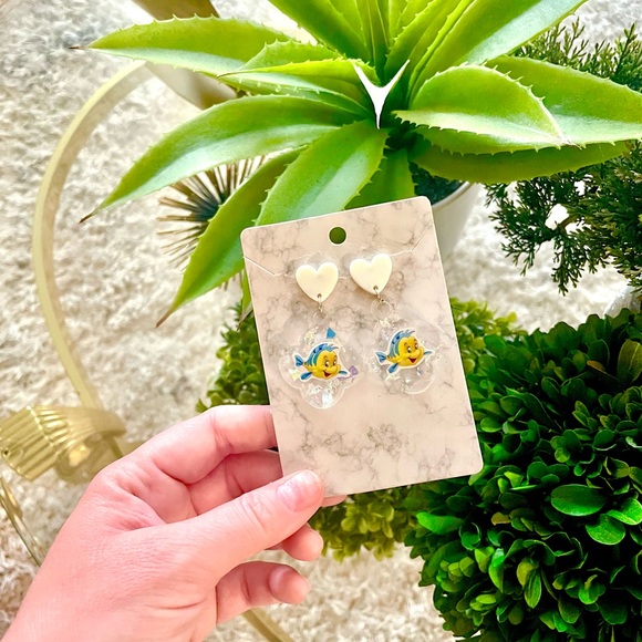 Flounder Acrylic Earrings - Picture 3 of 4